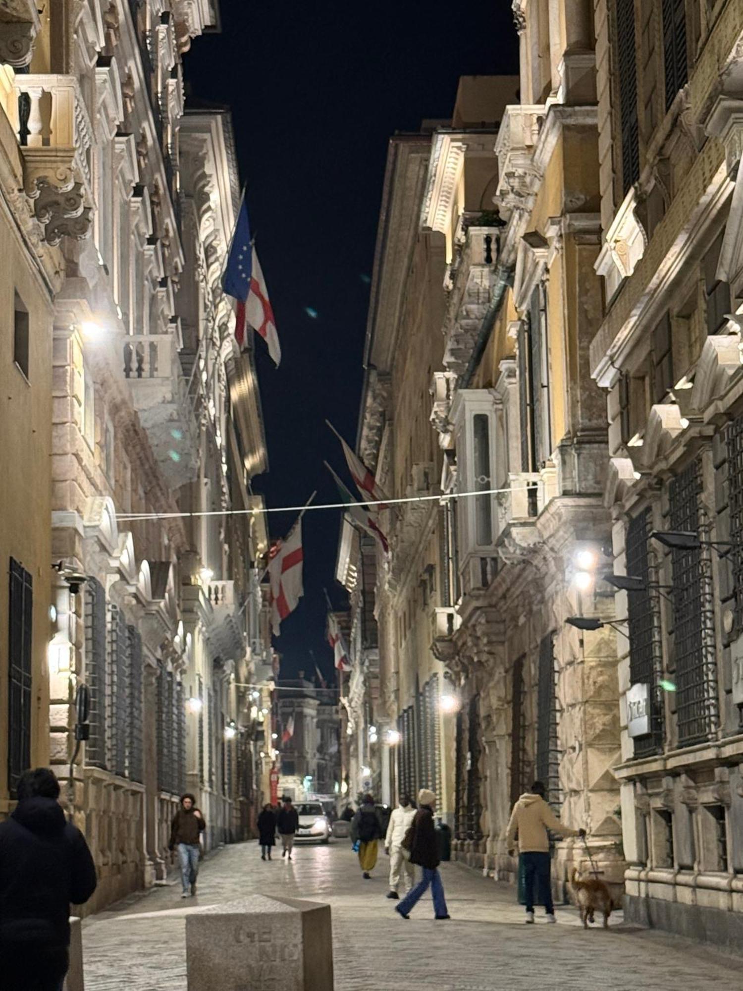 The First Luccoli Garibaldi Rolli Lejlighed Genova Eksteriør billede